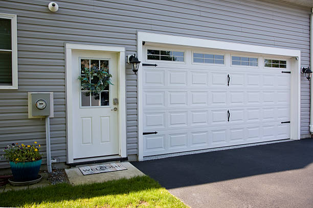 24/7 Emergency Garage Door Panel Replacement experts in Botkins, OH